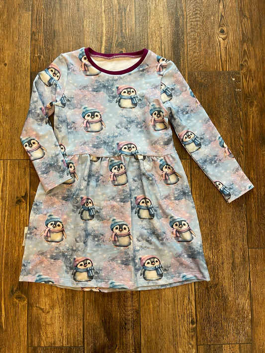Kleid Pinguin Gr. 122