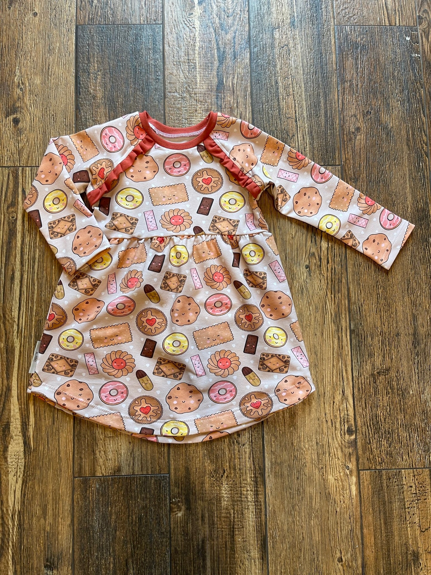 Ruffled Reglan Kleid