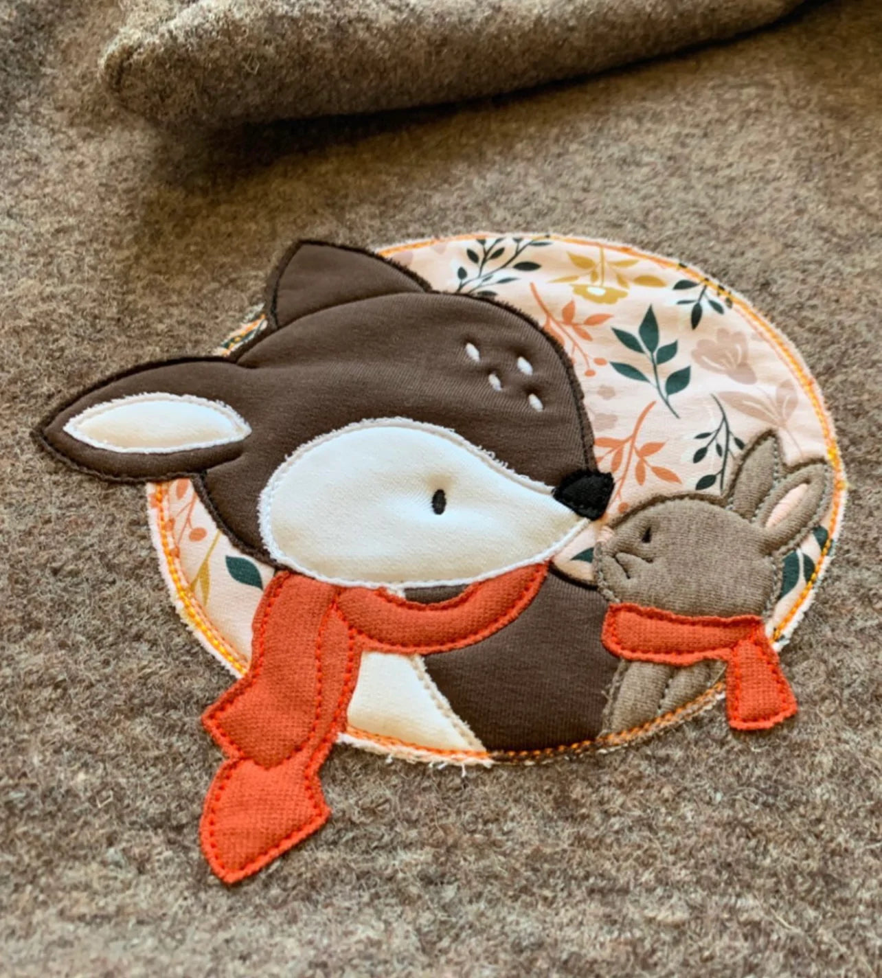 Stickbild Reh und Hase